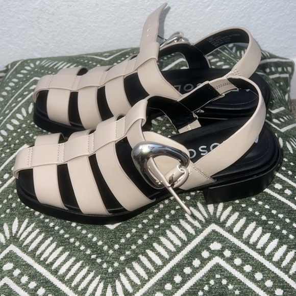 Aerosoles Women's Sport Strapped Sandals - Picture 8 of 12